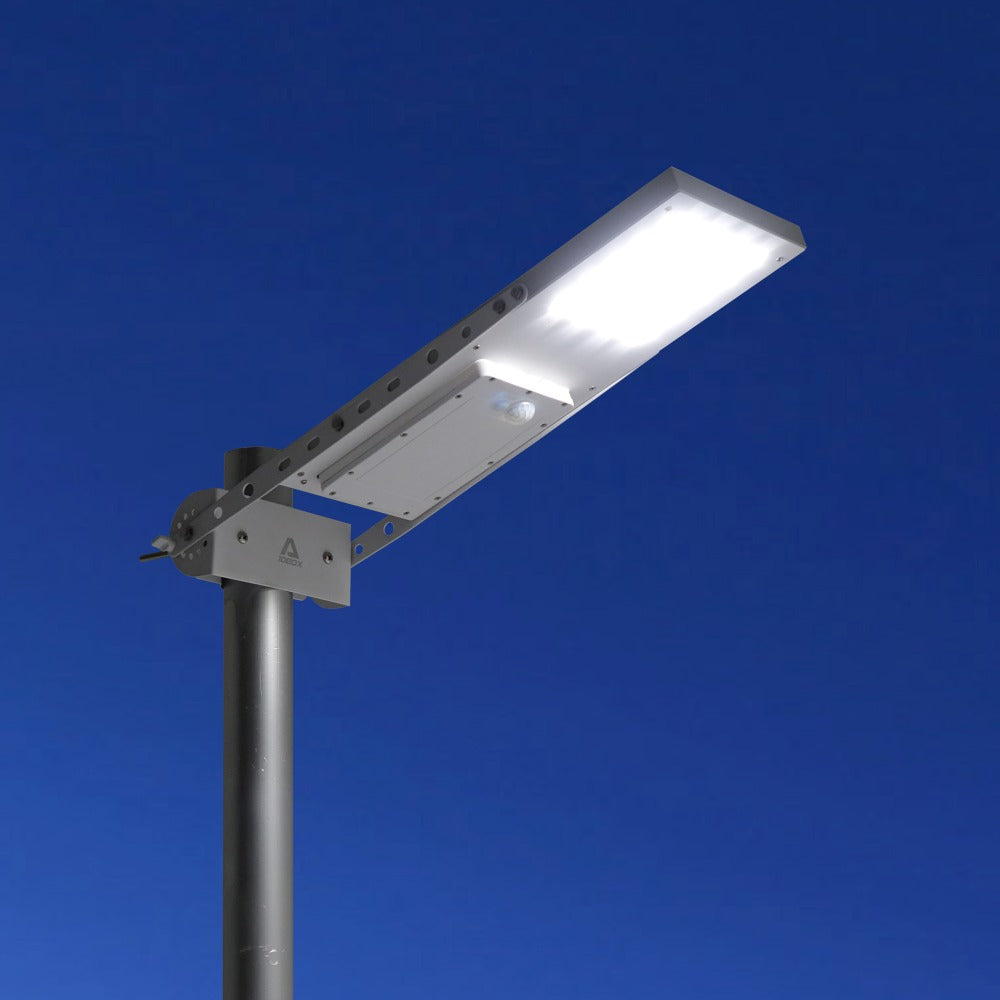 https://cdn.shopify.com/s/files/1/0271/8731/4772/products/Lampadaire_Solaire_Alpha_X1080_0.jpg?v=1584822475