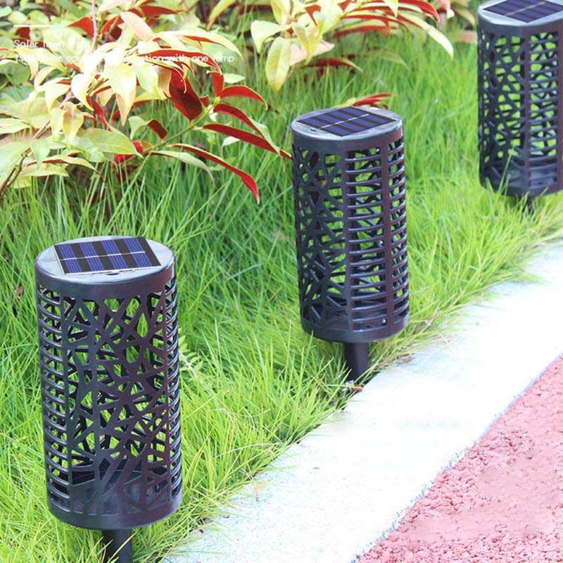 https://www.magic-solaire.com/wp-content/uploads/2020/03/Lampe-solaire-extérieur-couleur-changeante-jardin.jpg