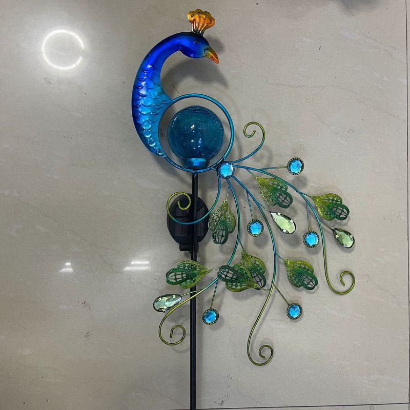 https://cdn.shopify.com/s/files/1/0271/8731/4772/files/Paonsolairejardin0.jpg?v=1706561395