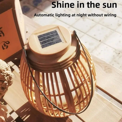 Lanterne Solaire Tissée Portable Effet Bambou – ambiance lumineuse dans le jardin