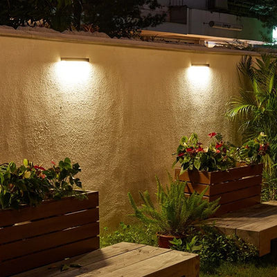 https://cdn.shopify.com/s/files/1/0271/8731/4772/files/applique-exterieur-led-solaire-6.jpg?v=1734240518