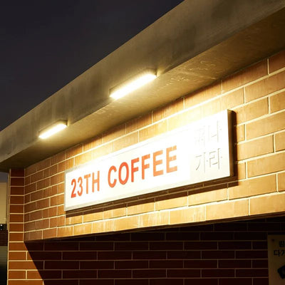 https://cdn.shopify.com/s/files/1/0271/8731/4772/files/applique-exterieur-led-solaire-7.jpg?v=1734240518