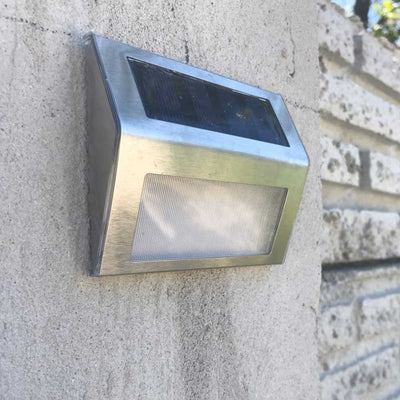 https://cdn.shopify.com/s/files/1/0271/8731/4772/products/applique-murale-solaire-Lampe-Acier-Inox-4.jpg?v=1584822277