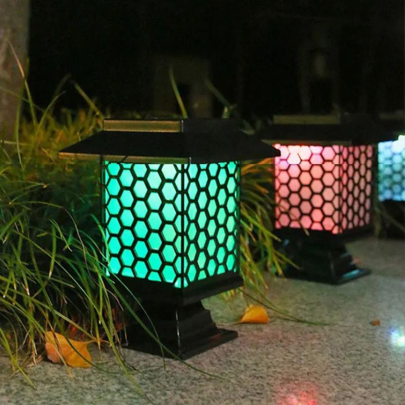 https://cdn.shopify.com/s/files/1/0271/8731/4772/files/borne-solaire-couleur-changeante-2_58afd6d1-da15-47b9-9f7c-fadc93d2c2ee.jpg?v=1715658518