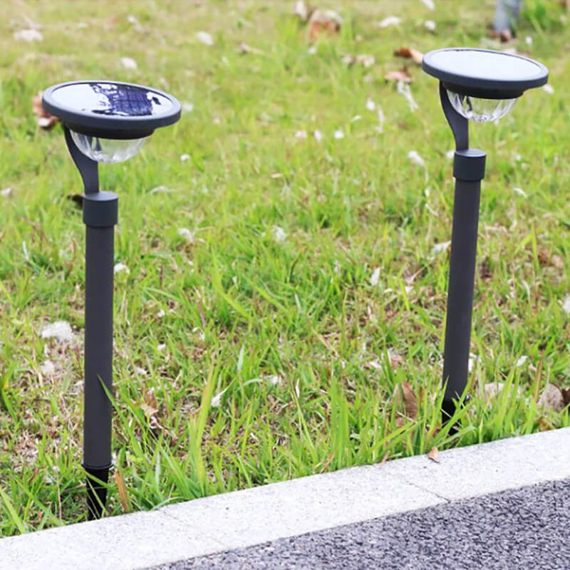 https://www.magic-solaire.com/wp-content/uploads/2020/07/borne-solaire-exterieur-sur-pied-jardin.jpg
