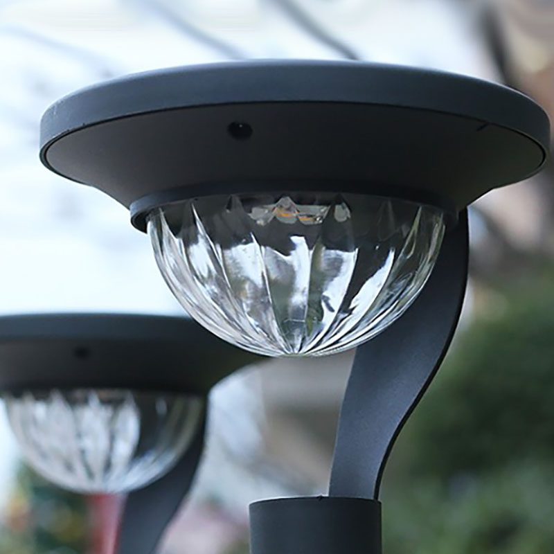 https://www.magic-solaire.com/wp-content/uploads/2020/07/borne-solaire-exterieur-sur-pied-qualite.jpg