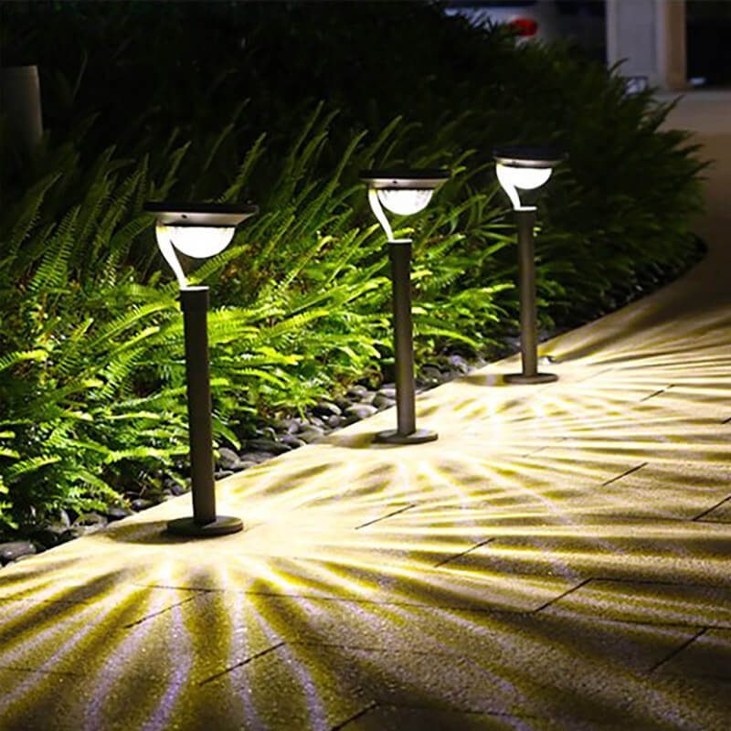 https://www.magic-solaire.com/wp-content/uploads/2020/07/borne-solaire-exterieur-sur-pied-terrasse.jpg