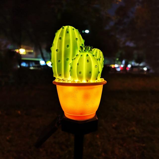 https://cdn.shopify.com/s/files/1/0271/8731/4772/products/cactus-lumineux-solaire___2.jpg?v=1598280168