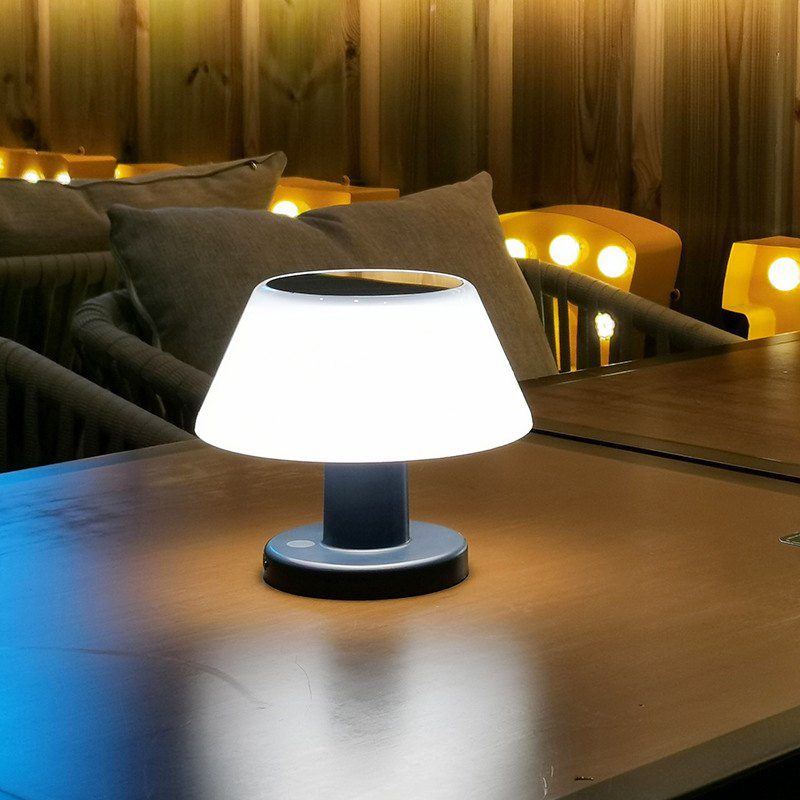 https://www.magic-solaire.com/wp-content/uploads/2023/07/eclairage-exterieur-solaire-pour-table-puissant.jpg