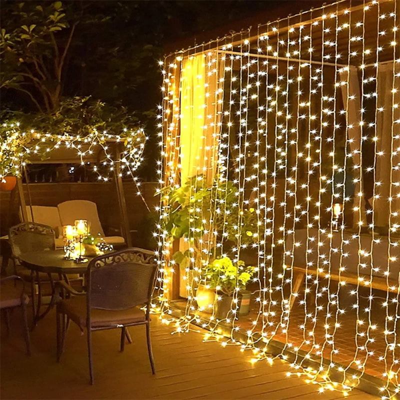https://www.magic-solaire.com/wp-content/uploads/2023/12/guirlande-rideau-solaire-led-blanc-chaud.jpg