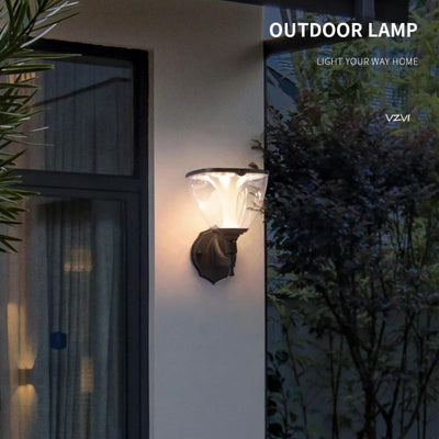 https://cdn.shopify.com/s/files/1/0271/8731/4772/products/lampadaireexterieursolairedesign_5.jpg?v=1656970855
