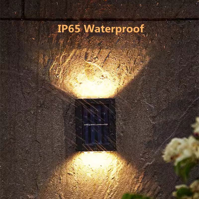 https://cdn.shopify.com/s/files/1/0271/8731/4772/files/lampe-murale-solaire-jardin-7.jpg?v=1734965946
