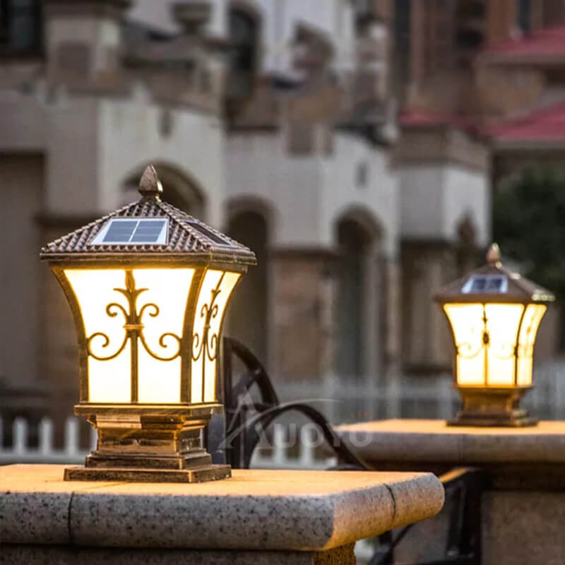 https://www.magic-solaire.com/wp-content/uploads/2021/07/lampe-solaire-a-poser-sur-terrasse-jardin.jpg