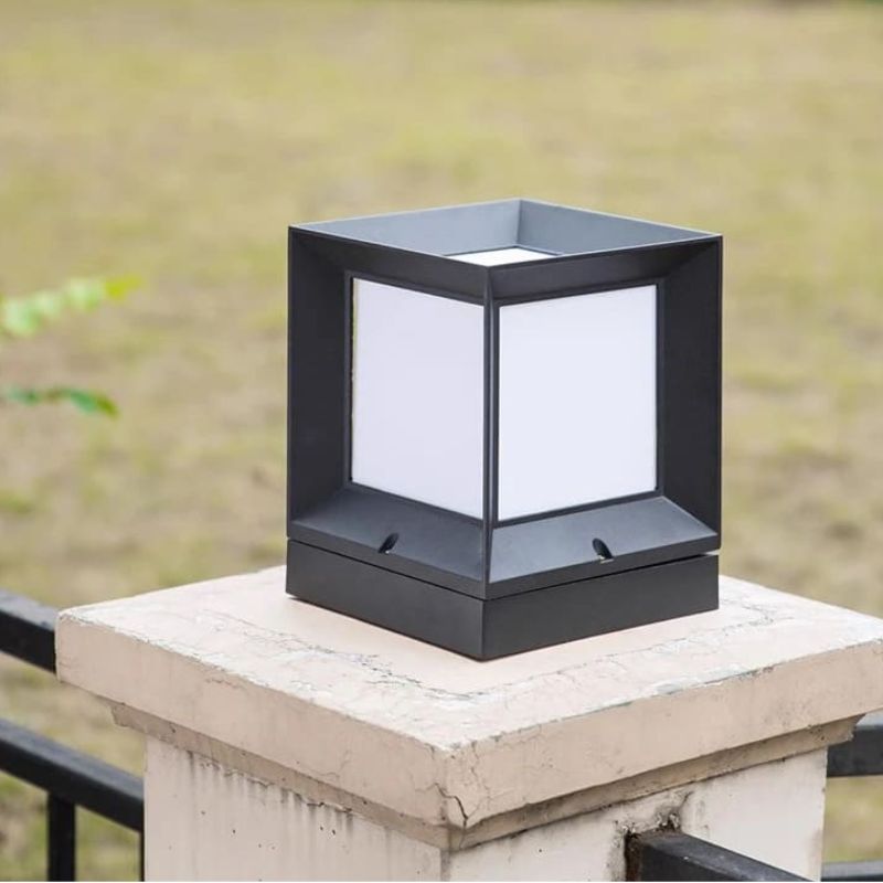 https://cdn.shopify.com/s/files/1/0271/8731/4772/files/lampe-solaire-design-cube-5.jpg?v=1711471694