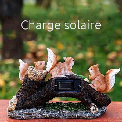 https://www.magic-solaire.com/wp-content/uploads/2021/08/lampe-solaire-ecureuil-exterieur.jpg