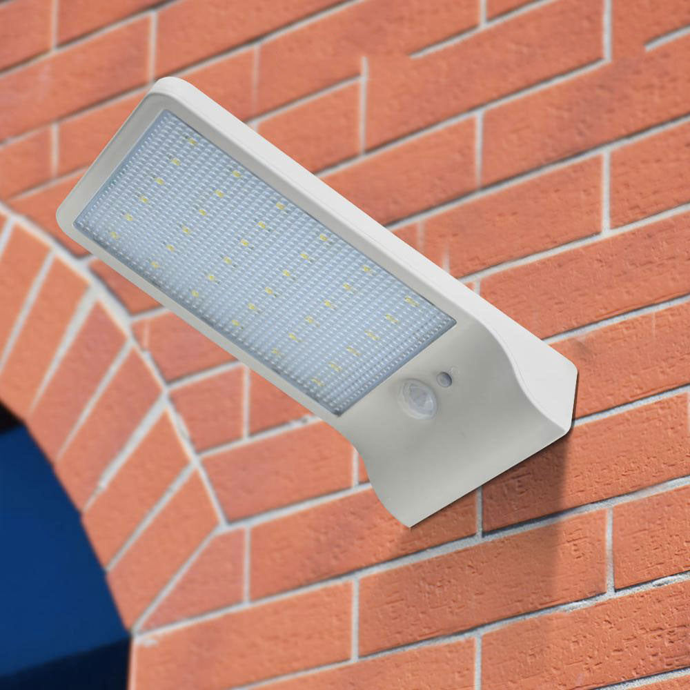https://cdn.shopify.com/s/files/1/0271/8731/4772/products/lampe-solar_Projecteur-Solaire_32.jpg?v=1584822489