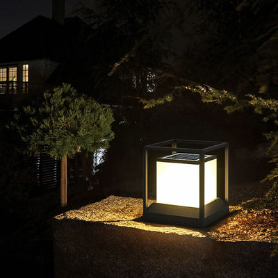 Lampe solaire colonne cube LED pour terrasse