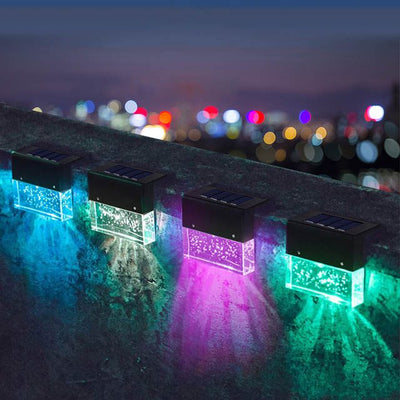 https://www.magic-solaire.com/wp-content/uploads/2022/05/lumiere-solaire-pour-escalier-exterieur-couleur.jpg