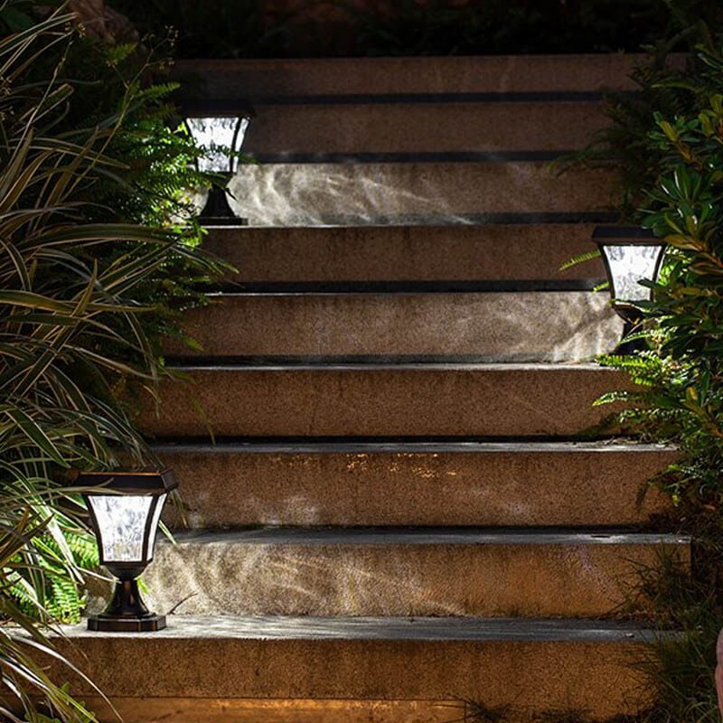 https://www.magic-solaire.com/wp-content/uploads/2021/09/luminaire-solaire-pour-poteau-terrasse-jardin.jpg