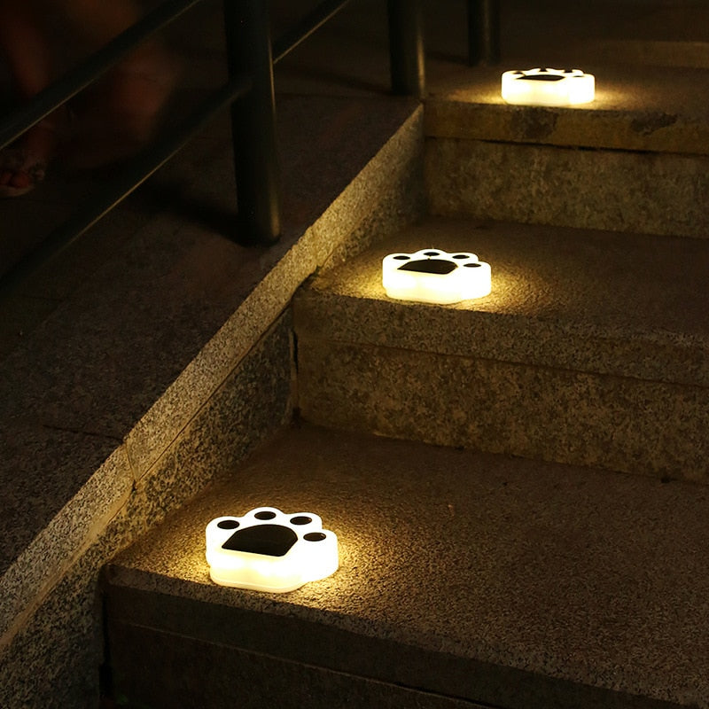 Lampe solaire patte d'ours pour baliser allée