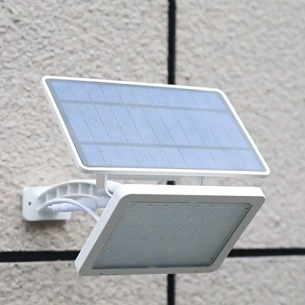 Projecteur solaire avec interrupteur en extérieur
