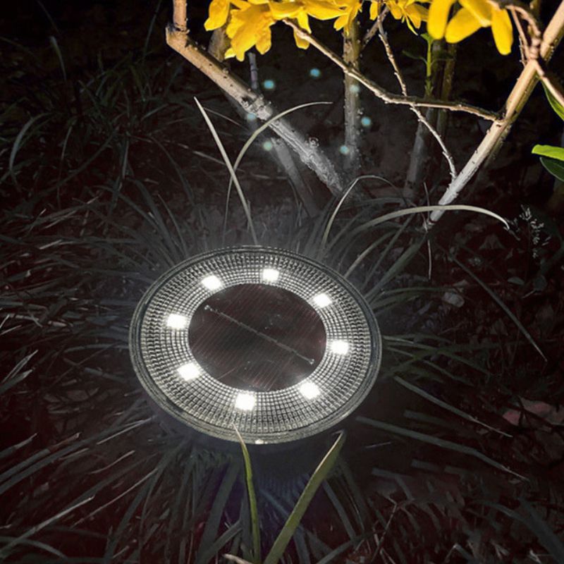 https://cdn.shopify.com/s/files/1/0271/8731/4772/files/spot-solaire-encastrable-en-inox-8-led-3.jpg?v=1713191234