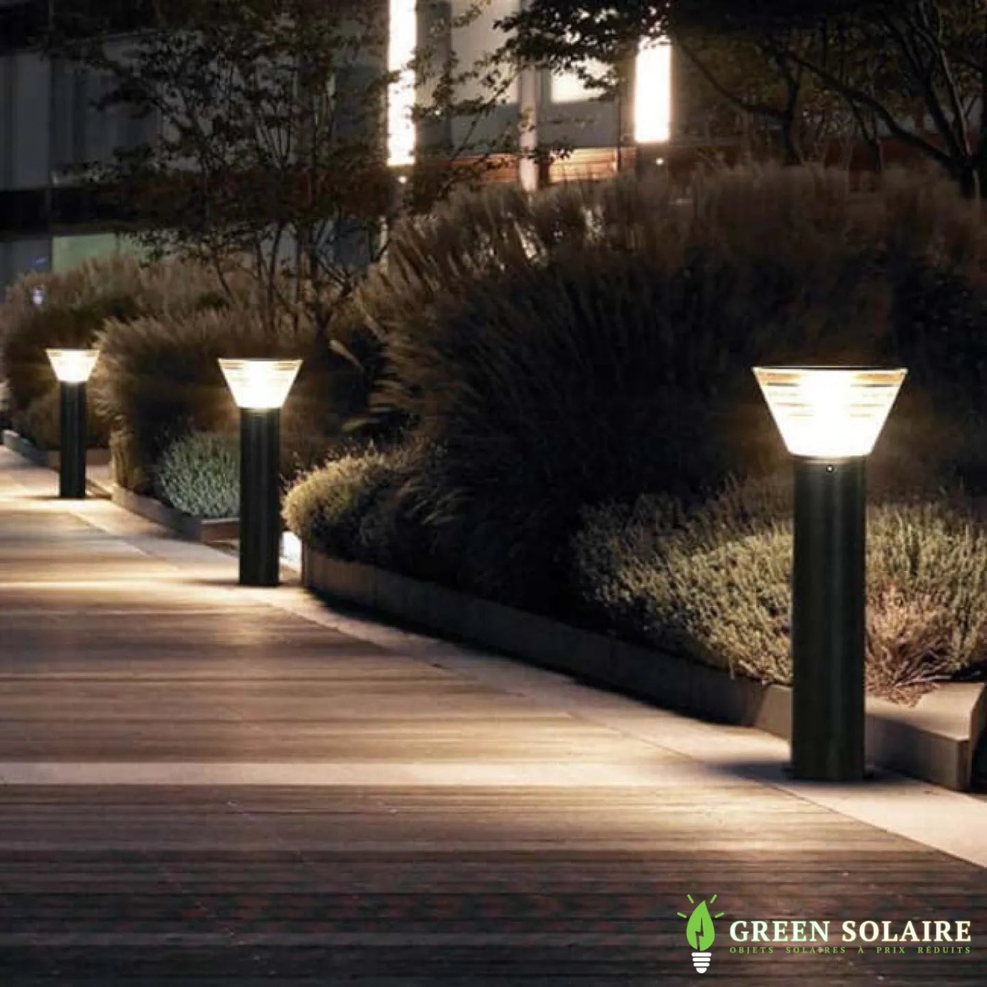 Borne solaire d'allée potelet LED pour baliser un jardin