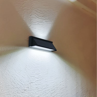 https://cdn.shopify.com/s/files/1/0271/8731/4772/products/Appliquemuraleexterieursolaireavectelecommande_6.jpg?v=1677512633