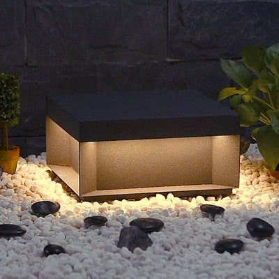https://cdn.shopify.com/s/files/1/0271/8731/4772/products/Appliquesolaireexterieurdesign_15.jpg?v=1656429739
