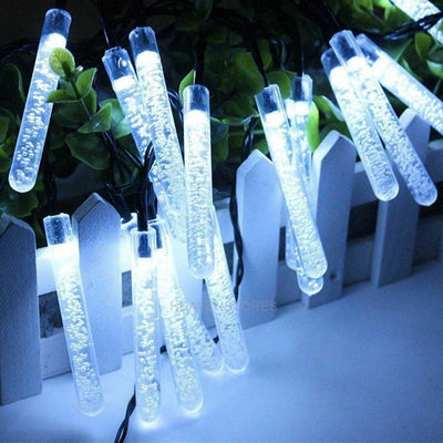 https://cdn.shopify.com/s/files/1/0271/8731/4772/products/Guirlande-solaire-Tube-led-a-bulle-blanc_1.jpg?v=1584822466