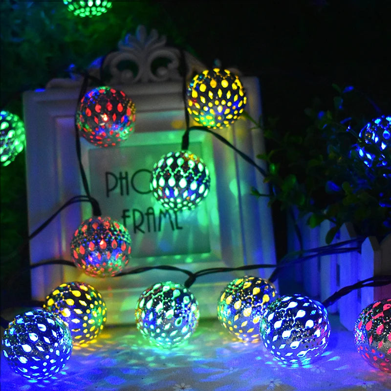 Lanterne solaire boule marocaine LED pour jardin