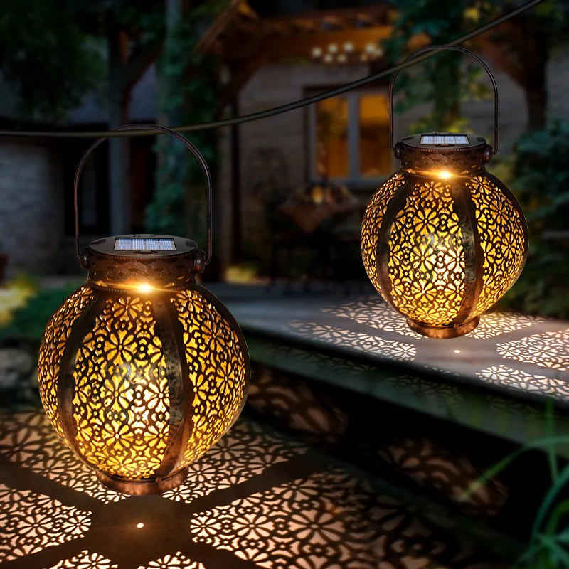 Lanterne solaire rétro creuse bronze pour jardin
