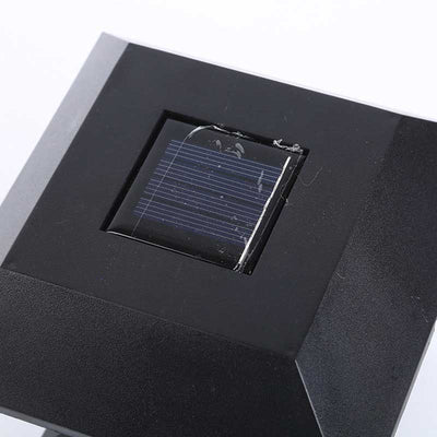 https://cdn.shopify.com/s/files/1/0271/8731/4772/products/Lampe-LED-solaire-pour-jardin-2.jpg?v=1587847403