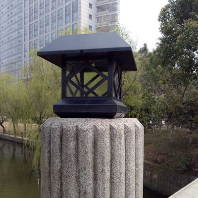 https://cdn.shopify.com/s/files/1/0271/8731/4772/products/Lampe-LED-solaire-pour-jardin-5.jpg?v=1587847403
