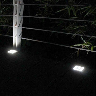 https://cdn.shopify.com/s/files/1/0271/8731/4772/products/Lampe-Solaire-couleur-Jardin-5.jpg?v=1708986683