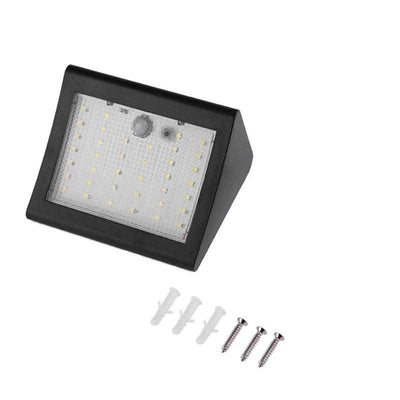 https://cdn.shopify.com/s/files/1/0271/8731/4772/products/Lampes-solaires-pour-jardin-3.jpg?v=1587242759