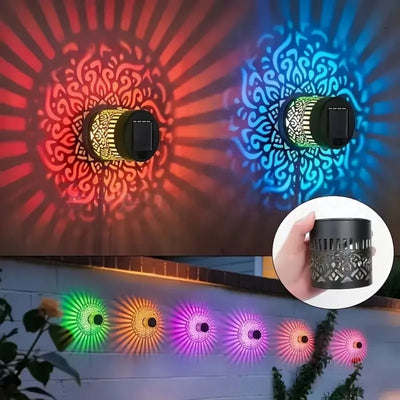Lampe solaire Mandala diffusant des motifs lumineux sur le sol