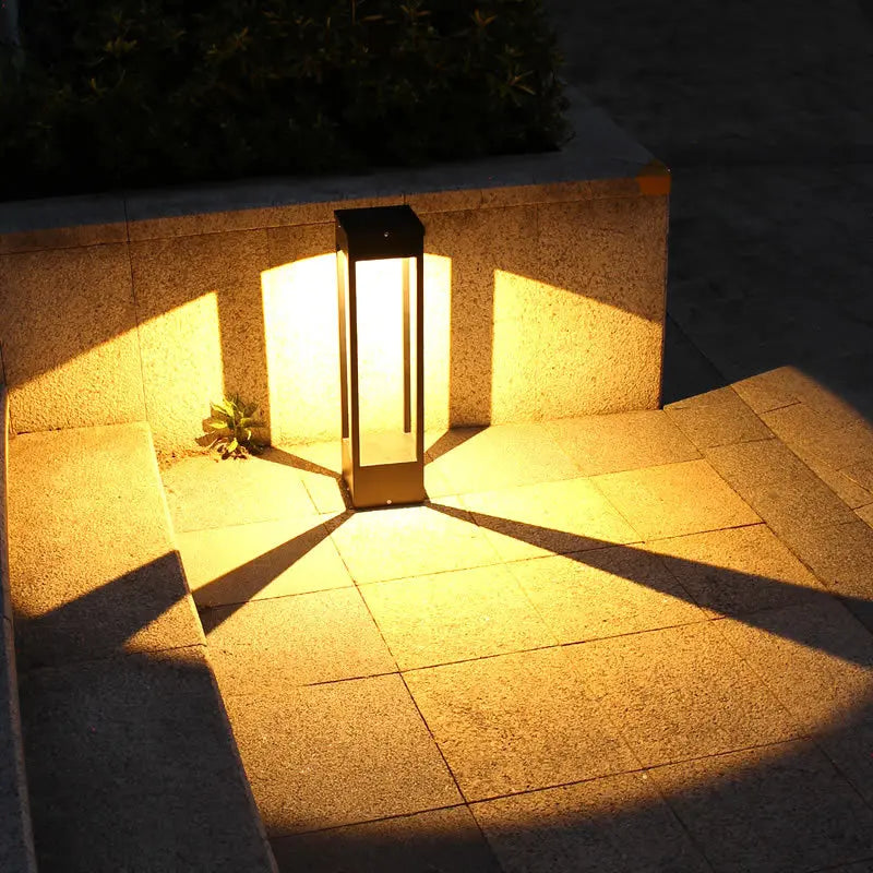 Borne solaire fer forgé LED pour allée de jardin