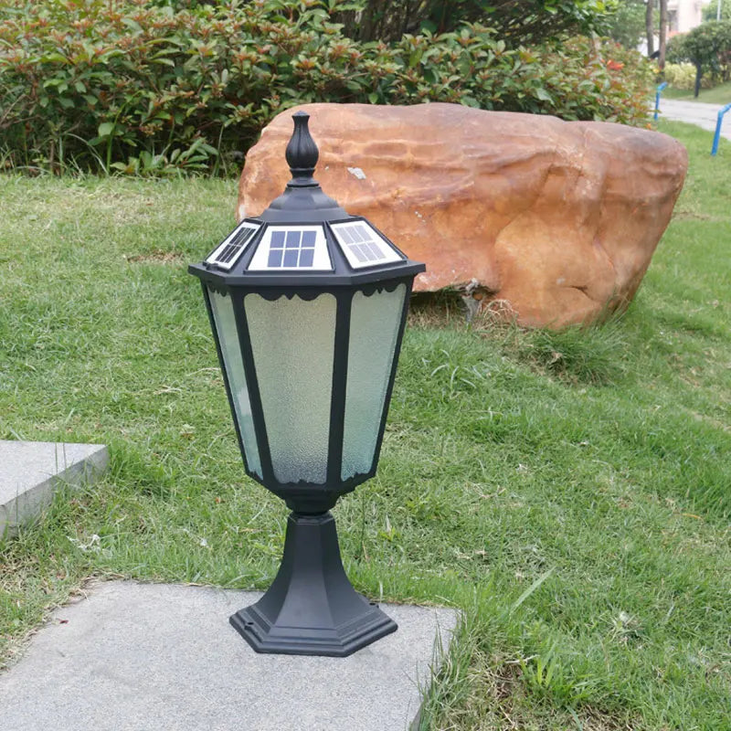 Lampadaire solaire de jardin de style antique