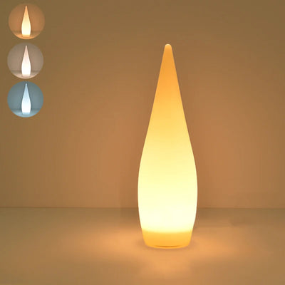 Lampe solaire goutte d'eau éclairant un jardin la nuit