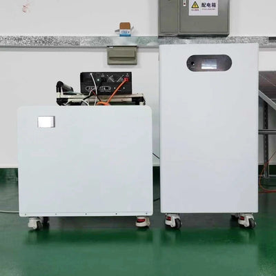 Kit Solaire Complet Hybride 8000W Hors Réseau – prises de sortie et bornes de connexion