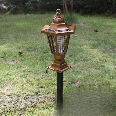 Lampe Solaire Répulsif Anti-Moustique LED Extérieur – installée dans le jardin