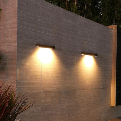 https://cdn.shopify.com/s/files/1/0271/8731/4772/files/applique-exterieur-led-solaire-2.jpg?v=1734240526