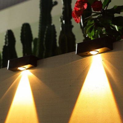 https://cdn.shopify.com/s/files/1/0271/8731/4772/files/applique-exterieur-solaire-avec-detecteur_2.jpg?v=1715700345