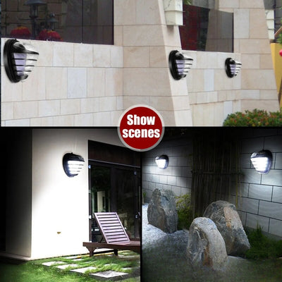 Applique solaire noire installée sur mur scènes jour et nuit