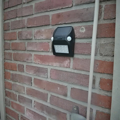Applique Solaire Murale LED Couleur RGBW Multicolore – installation murale en extérieur