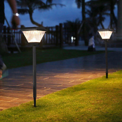 https://www.magic-solaire.com/wp-content/uploads/2023/08/borne-solaire-de-qualite-jardin.jpg