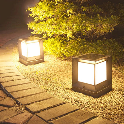 Borne cube solaire LED lumineuse décorative jardin allée