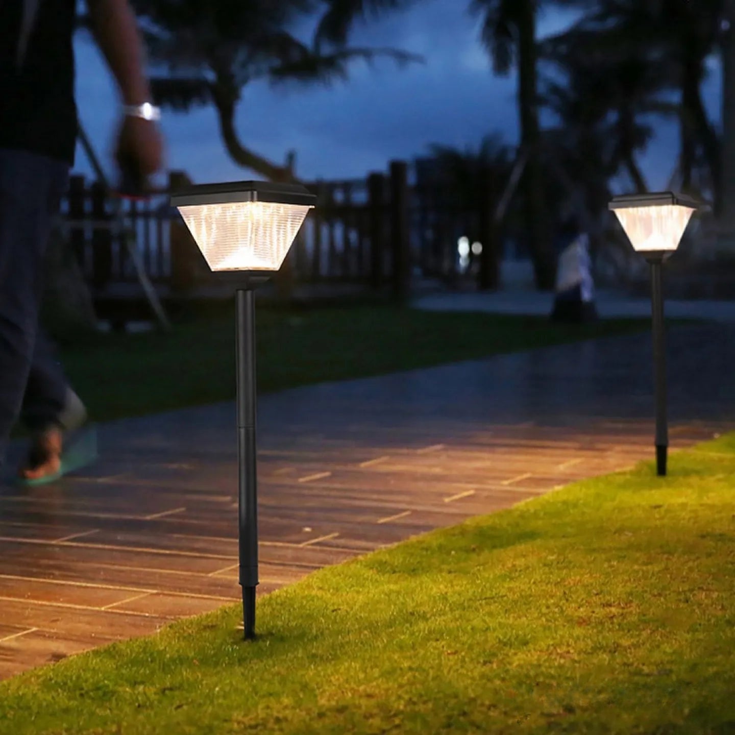 Borne Solaire Puissante LED Extérieure Jardin 55cm