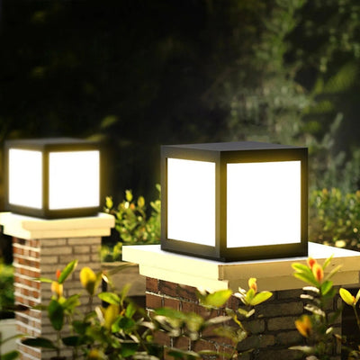Cube lumineux solaire LED pilier jardin